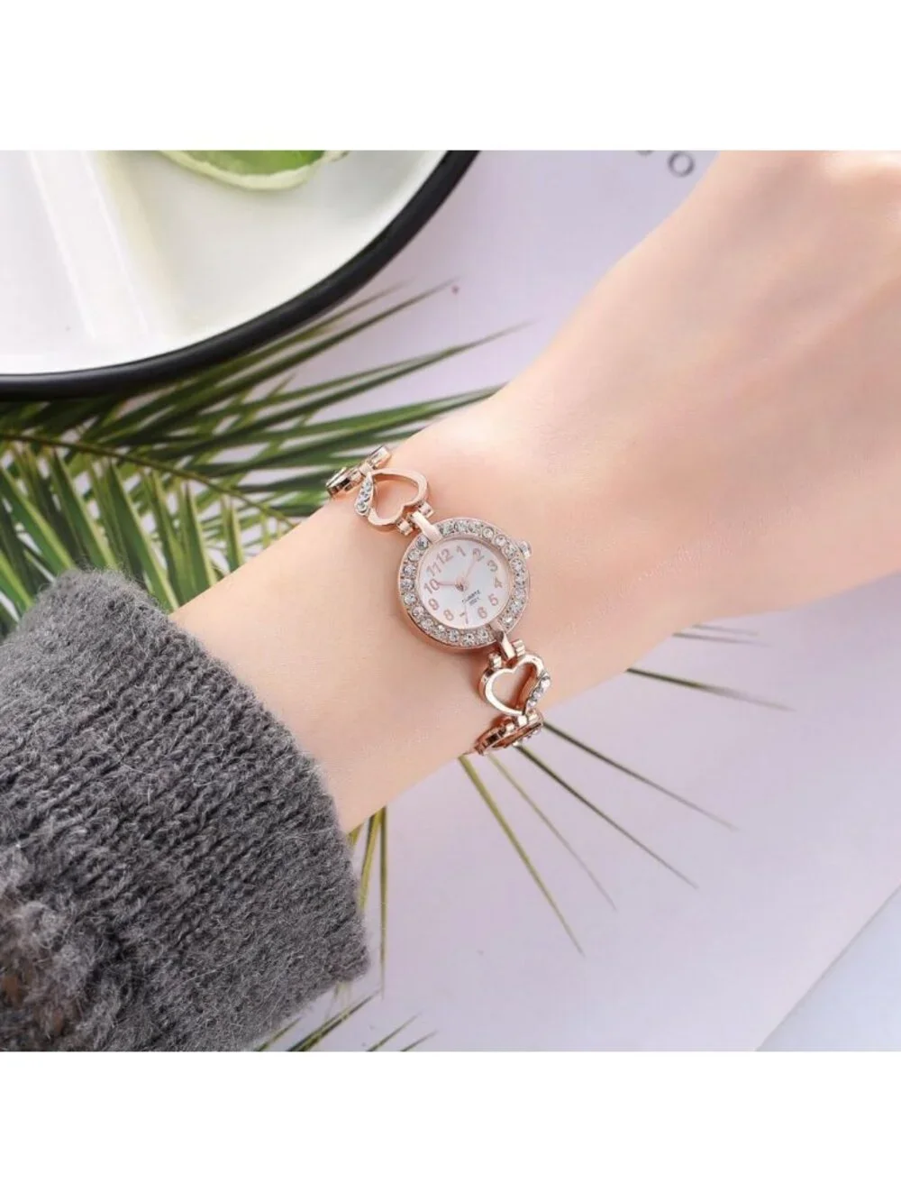 Elegant Women's Diamond Bracelet Watch - Stylish Hollow Stainless Steel Strap